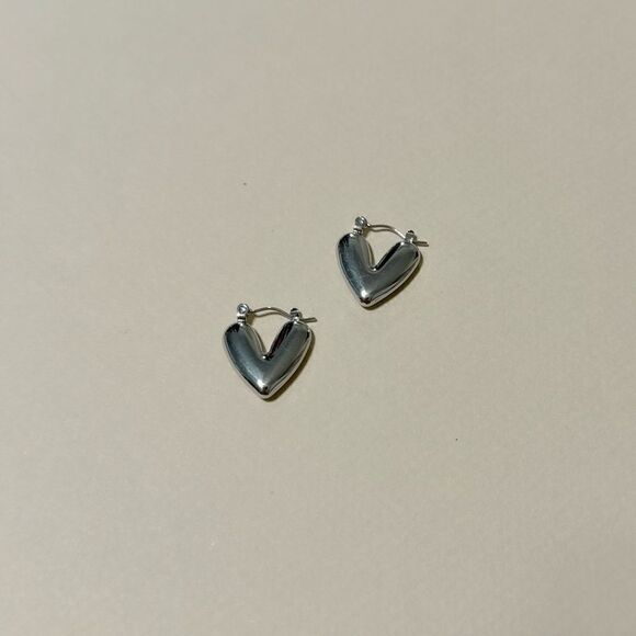 Heart hoop earrings M651 - Picture 2 of 4